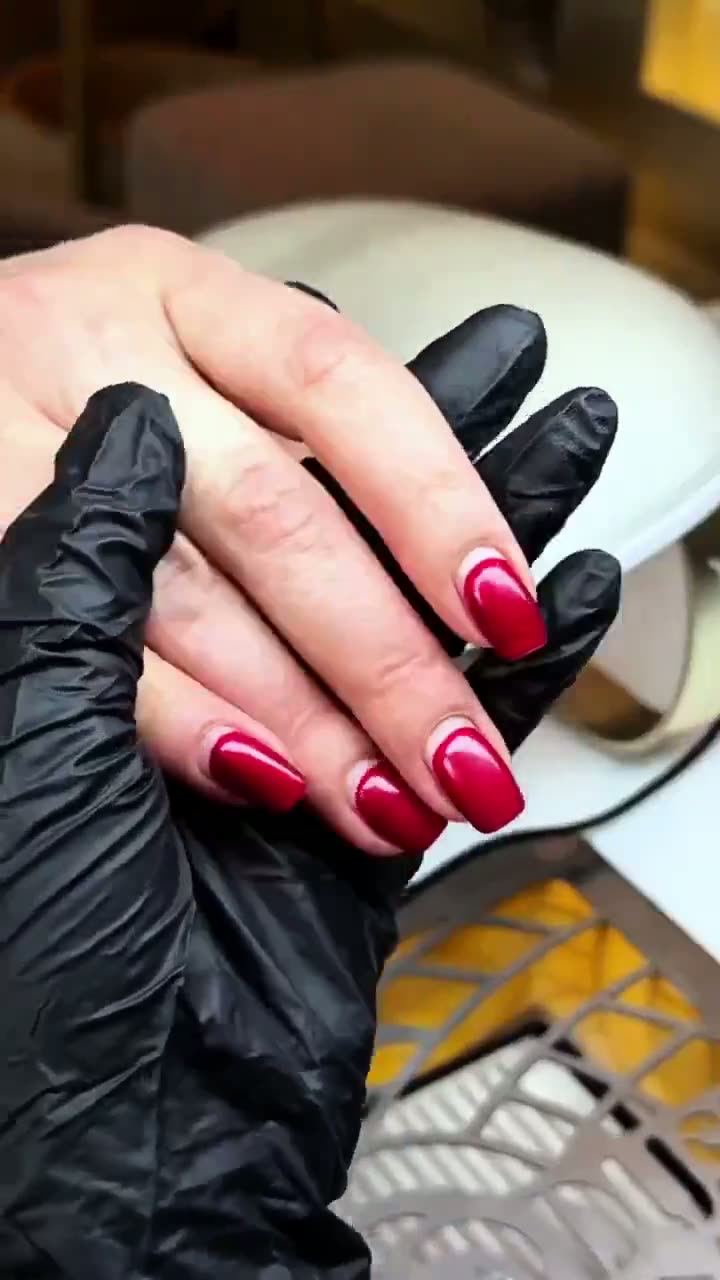 Manicure behandeling bij RA Beauty