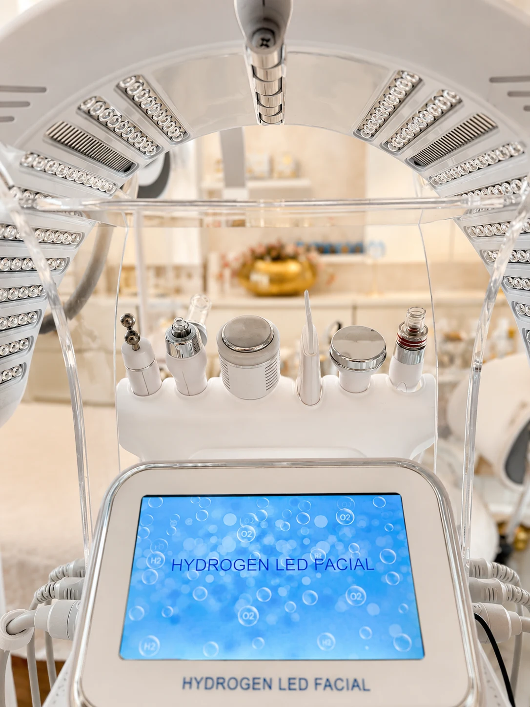 HydraFacial apparaat voor diepe reiniging en frisse huidverzorging bij RA Beauty Antwerpen