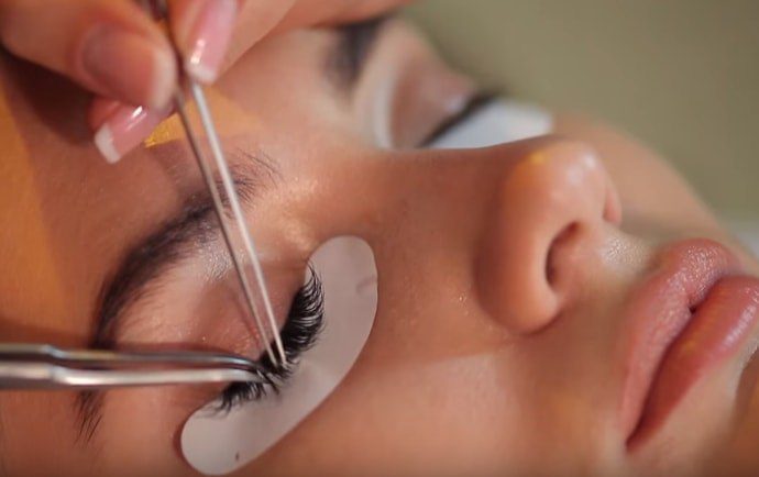 Lash extensions at RA Beauty Antwerp