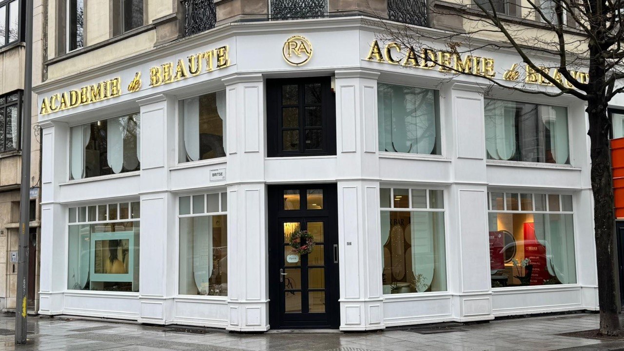 Атмосфера студии Académie de Beauté RA в Антверпене