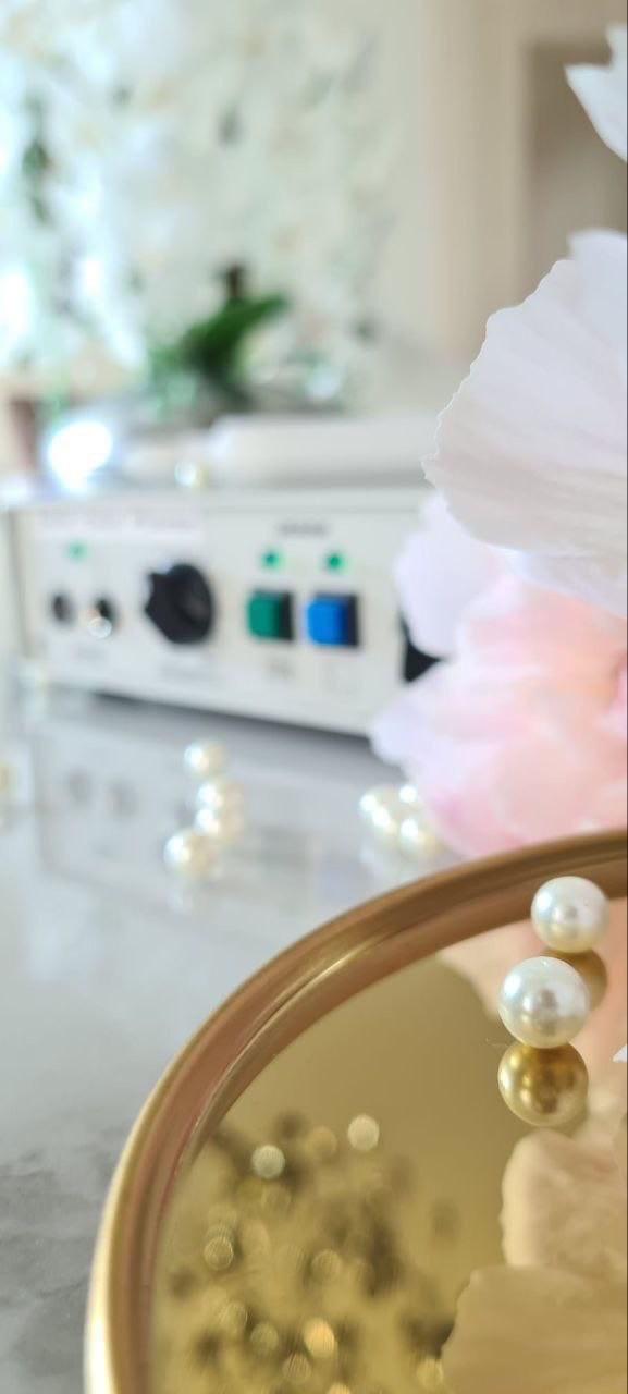 Cold Plasma toestel in de behandelruimte van RA Beauty Antwerpen