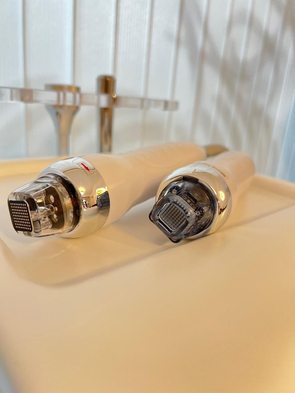 Device treatment in the RA Beauty treatment room