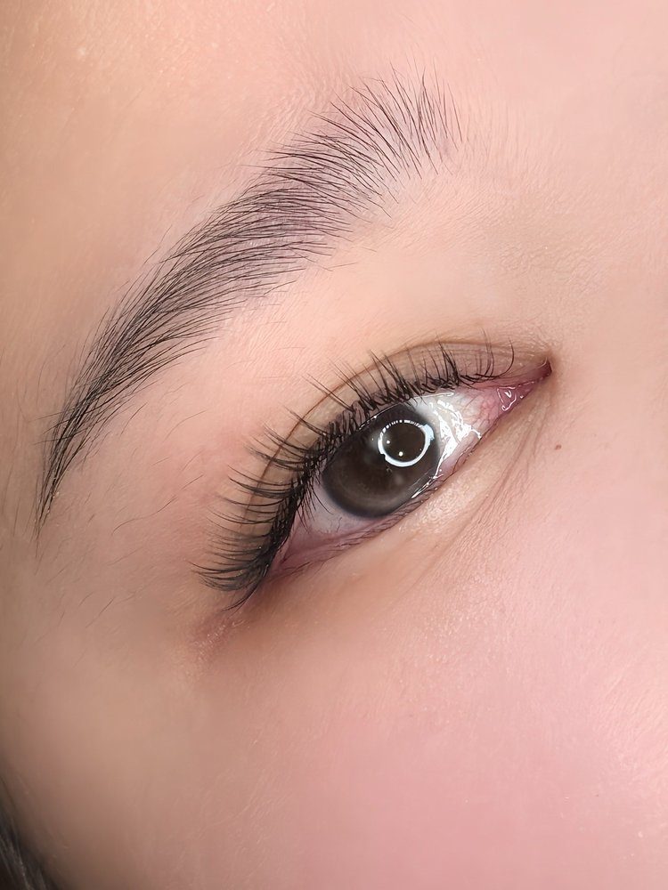 Lash extensions at RA Beauty Antwerp — Classic / Natural
